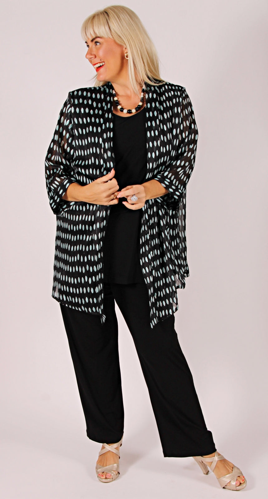 Edwina Edge to Edge Jacket Black | MInt