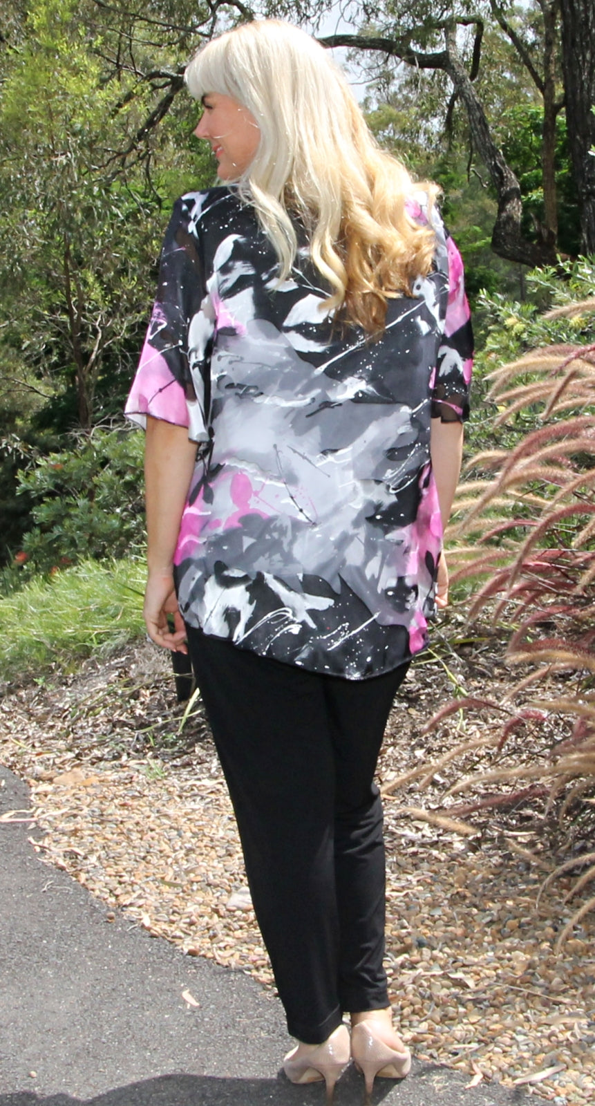 Wonderful Waterfall Front Top Pink Black Silk