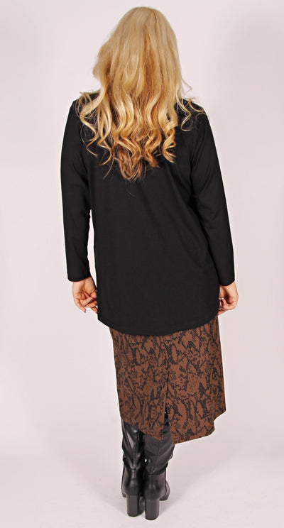 Pull-On Ponti Skirt Black on Chocolate