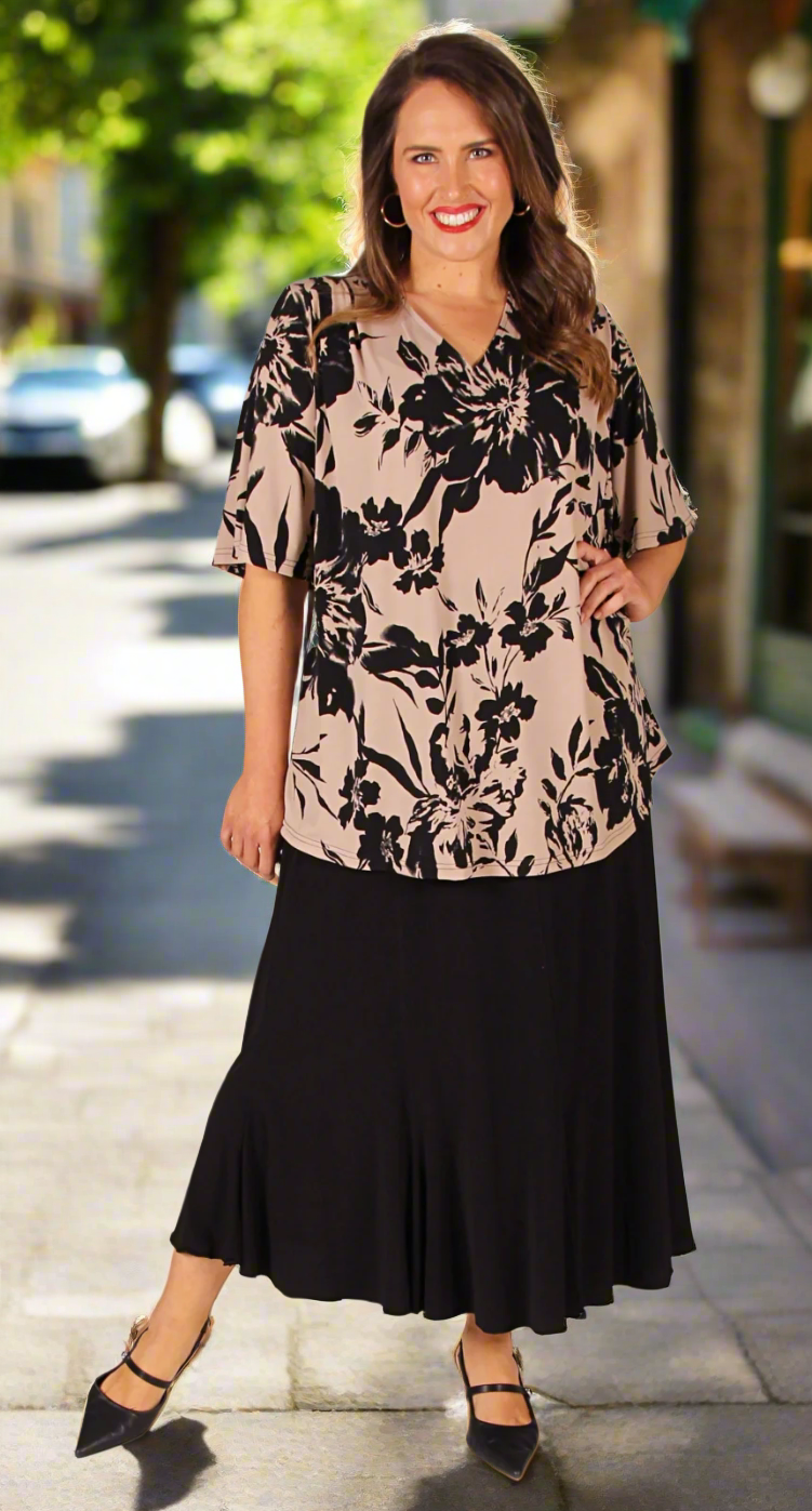 Patsy Pleat Front V-Neck Top Beige|Black