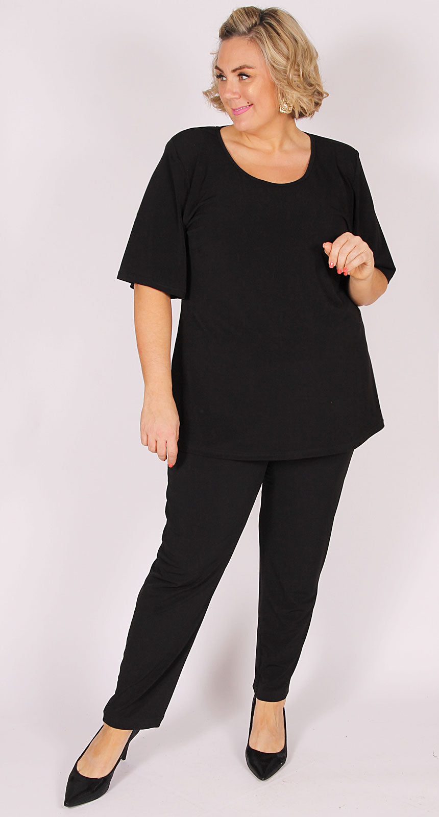 Gently Tapered Leg Pant Black