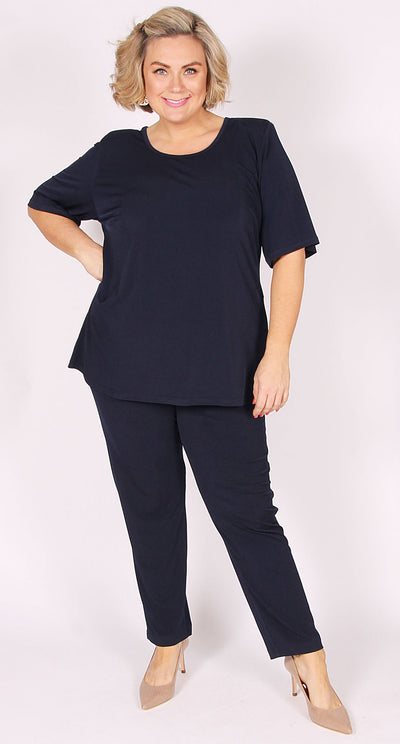 Gently Tapered  Leg Pant Navy